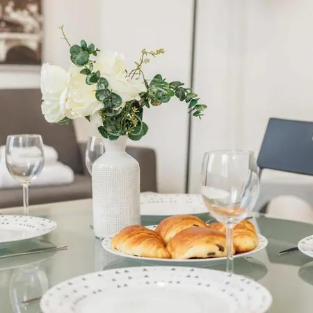 Lovely Studio Near Eiffel Tower דירה *